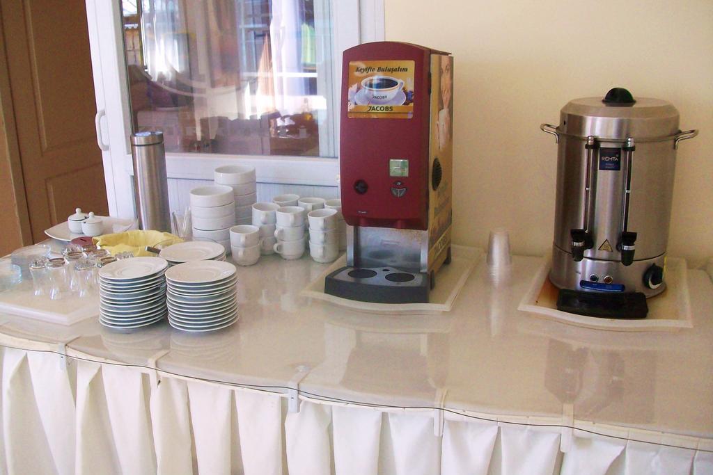 Guzel Izmir Hotel Esterno foto