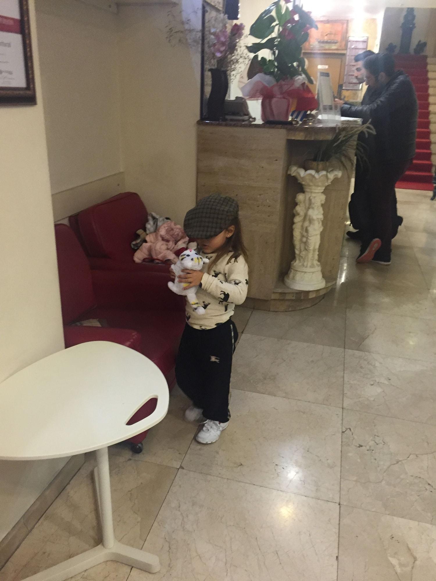 Guzel Izmir Hotel Esterno foto