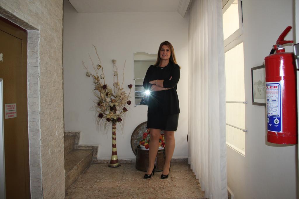 Guzel Izmir Hotel Esterno foto
